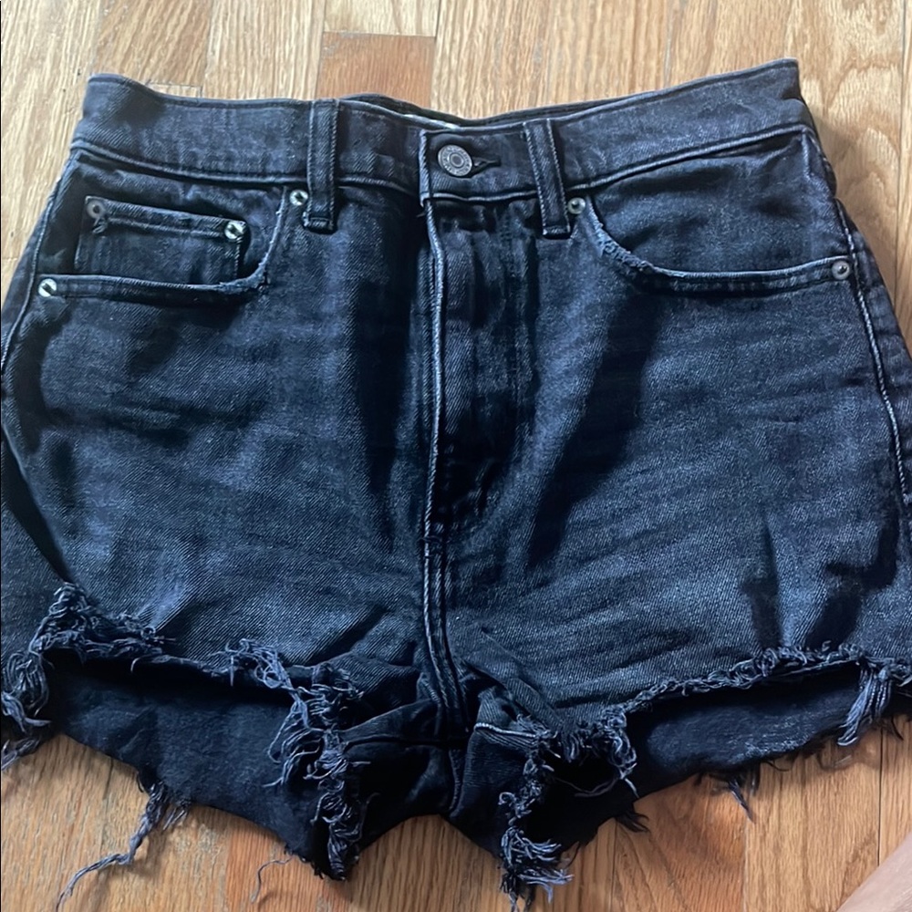 Abercrombie high rise mom short